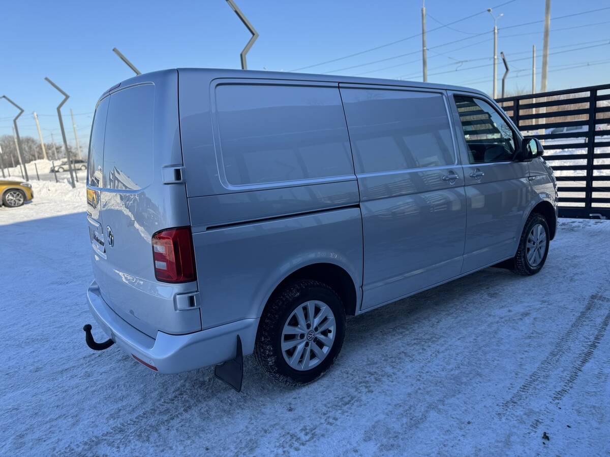 Volkswagen Transporter 2019 - Привід: Передній 