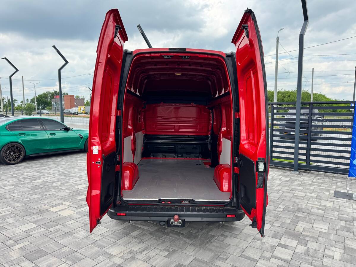 Renault Trafic 2023 - Transmission: Manual 