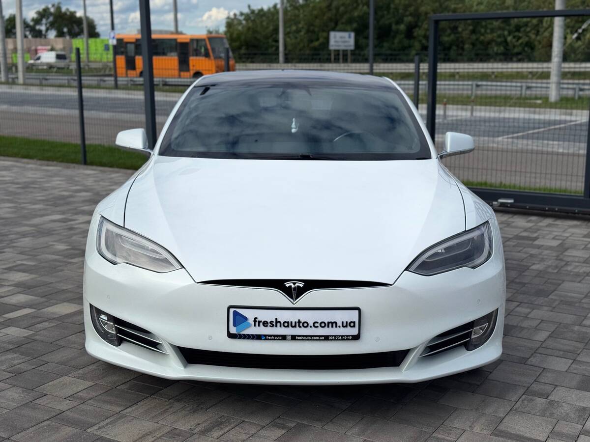 Tesla Model S 2018