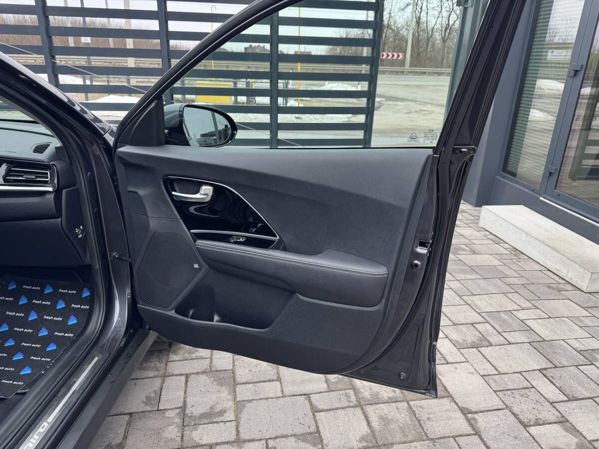Kia Niro 2020 - фреш авто