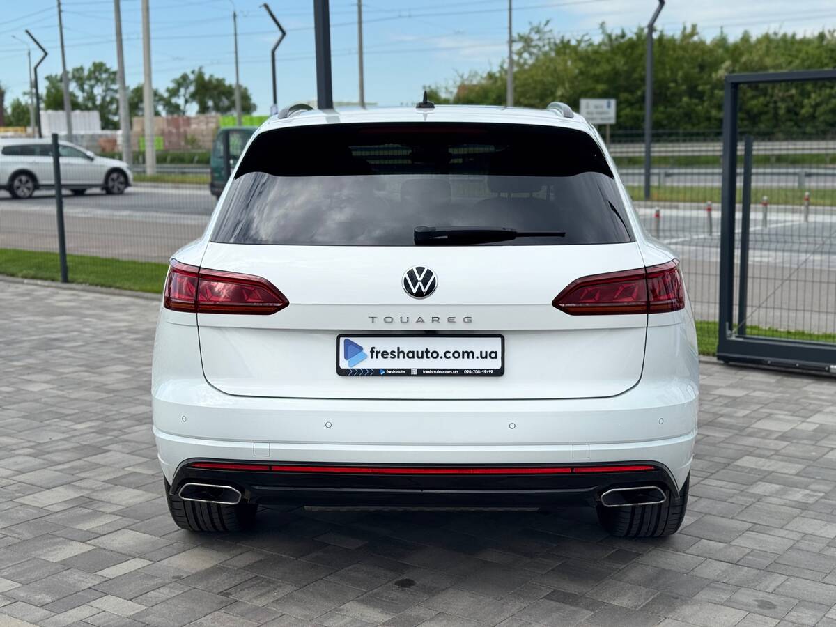 Volkswagen Touareg R 2022 - Odometr: 165 thnd km