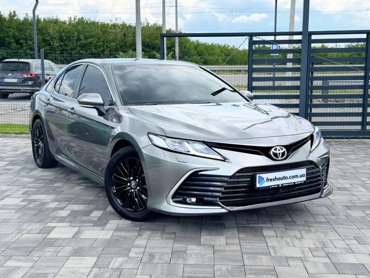 Toyota Camry 2021