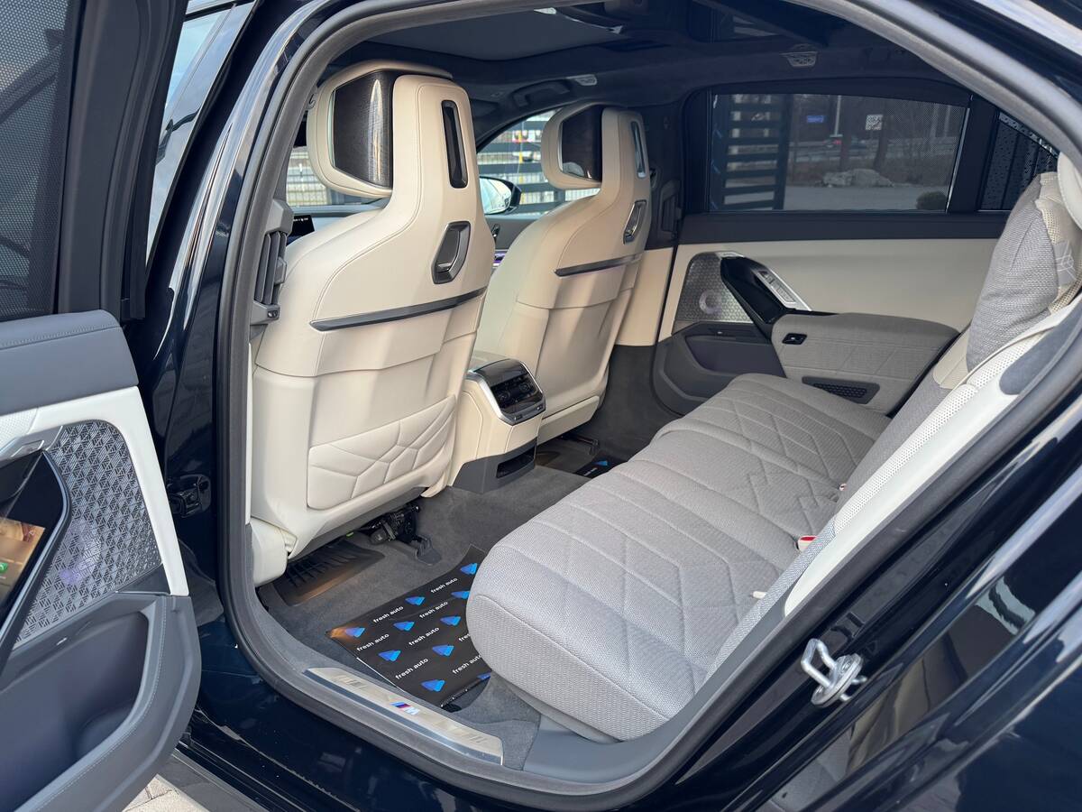 BMW i7 2023 - фреш авто рівне