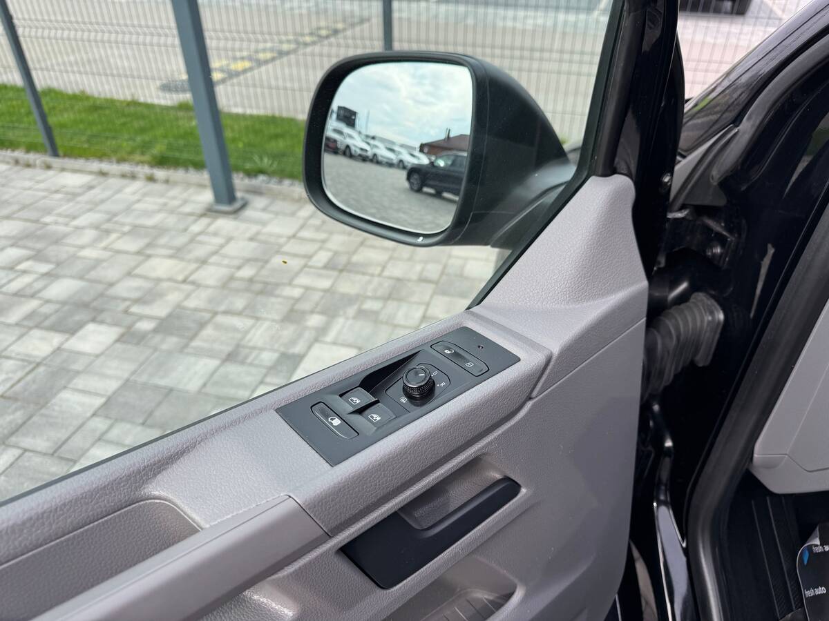 Volkswagen Transporter 2020 - фреш авто рівне