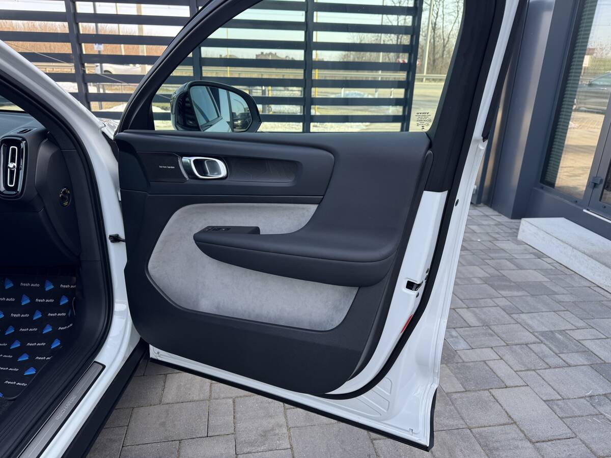Volvo C40 Recharge 2023 - Країна: Україна 