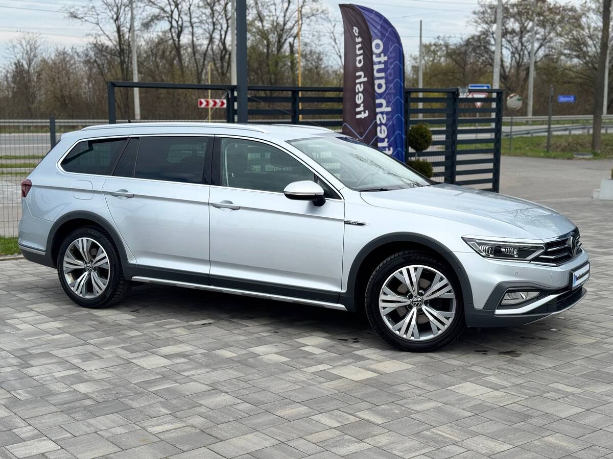 Volkswagen Passat Alltrack 2022 - Transmission: Automatic 