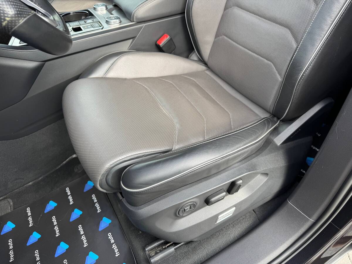 Volkswagen Touareg 2020 - сайт фреш авто