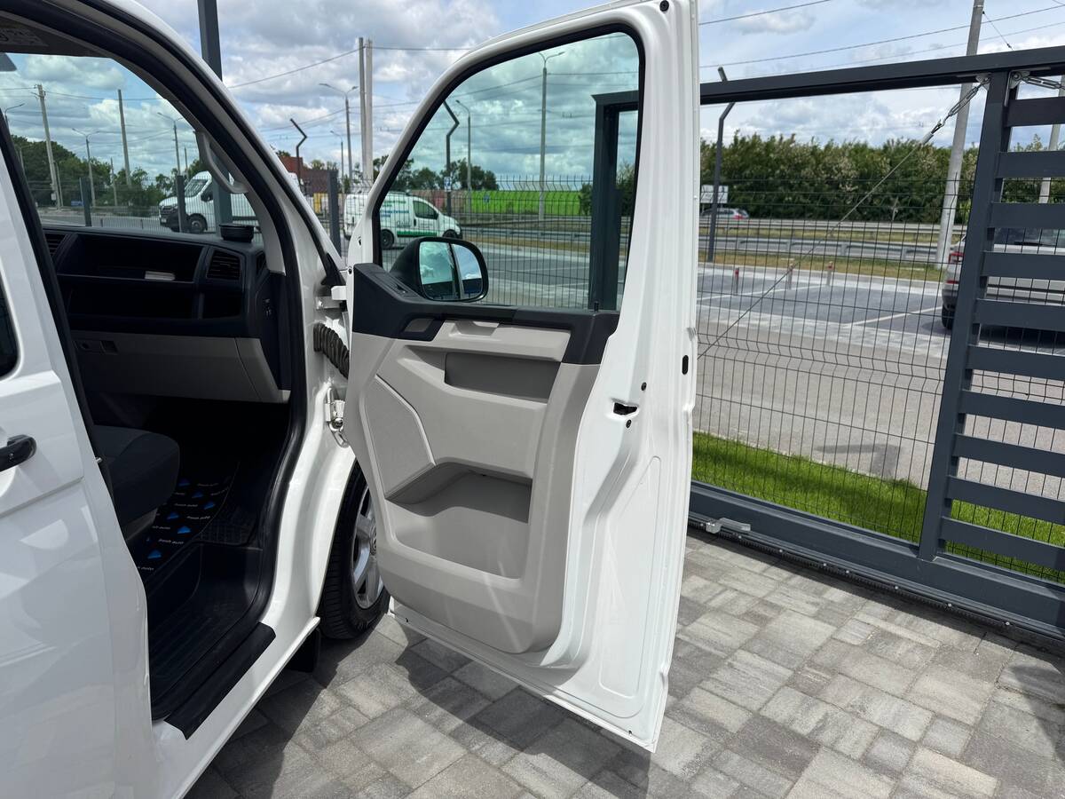 Volkswagen Transporter 2016 - фреш авто