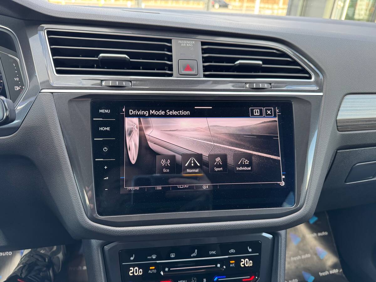 Volkswagen Tiguan Allspace 2022 - Об'єм двигуна: 2.0 