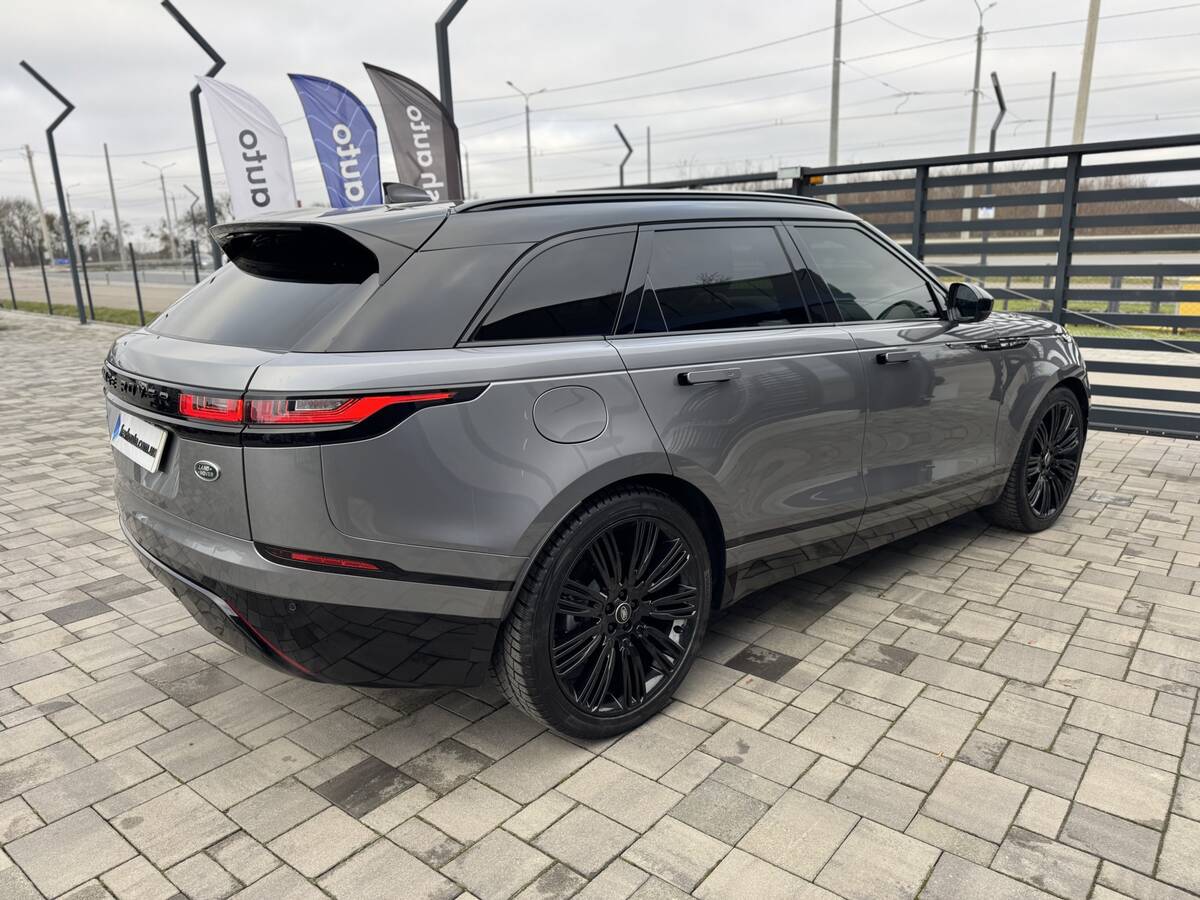 Land Rover Range Rover Velar 2022 - Кількість місць: 5 