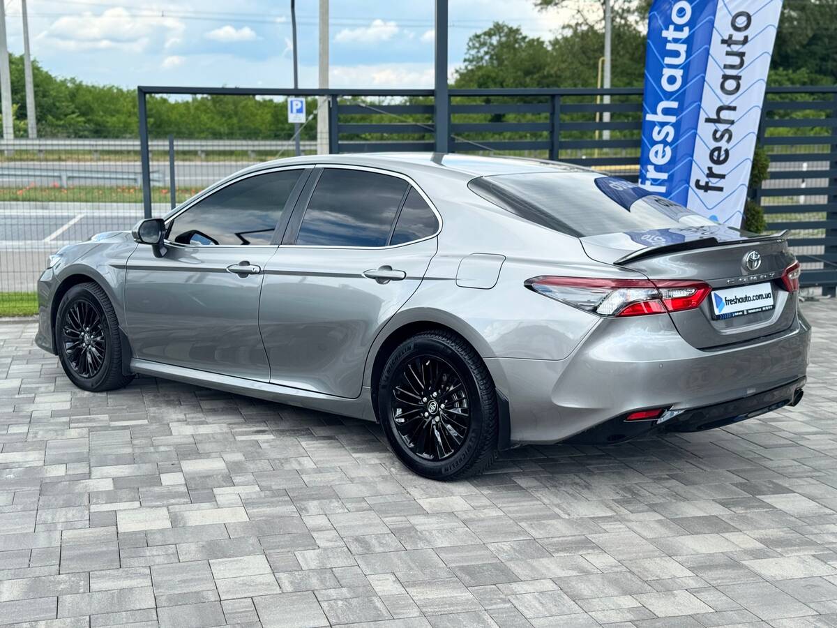 Toyota Camry 2021 - Тип кузова: Sedan 