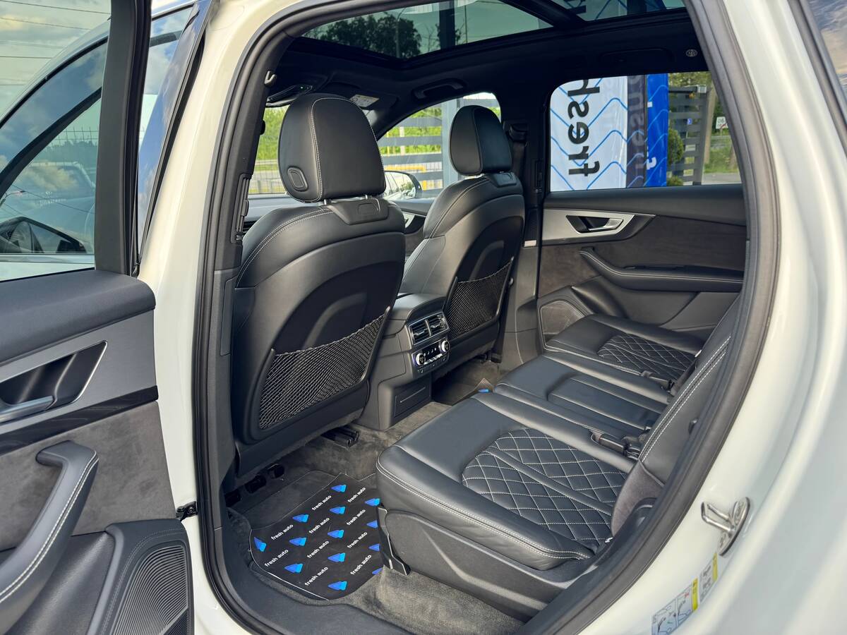Audi SQ7 2017 - фреш авто