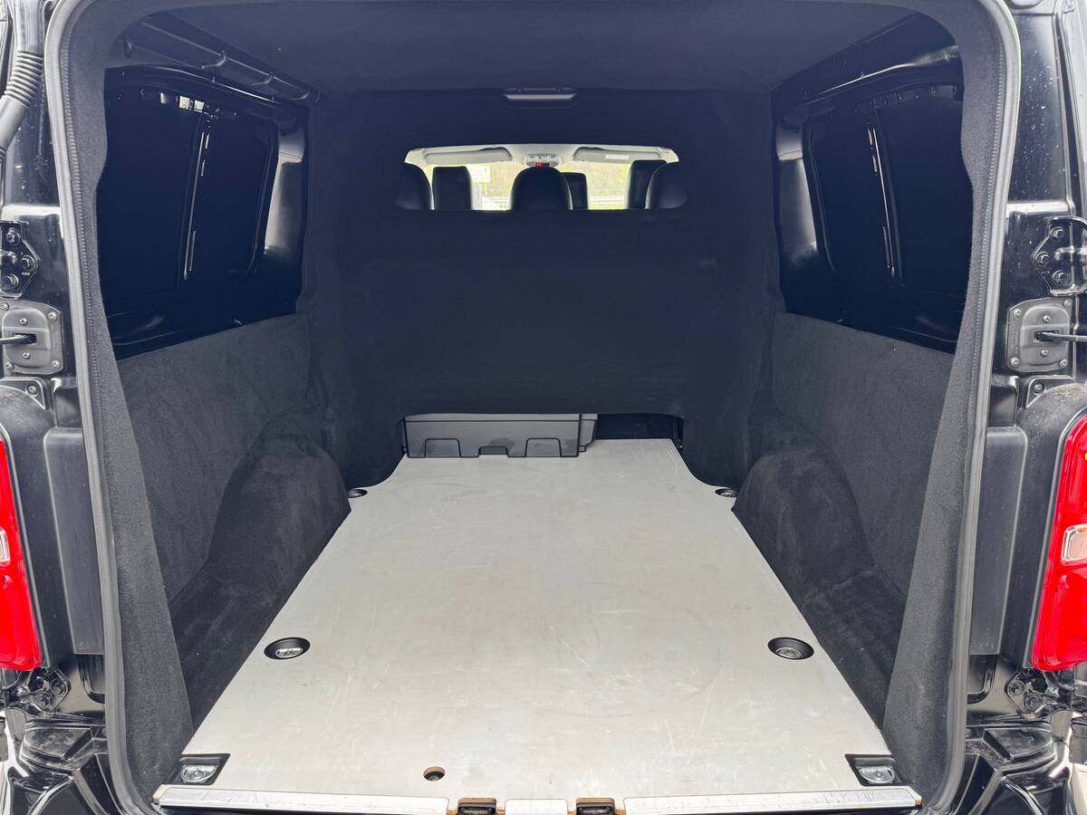 Opel Vivaro 2020 - freshauto