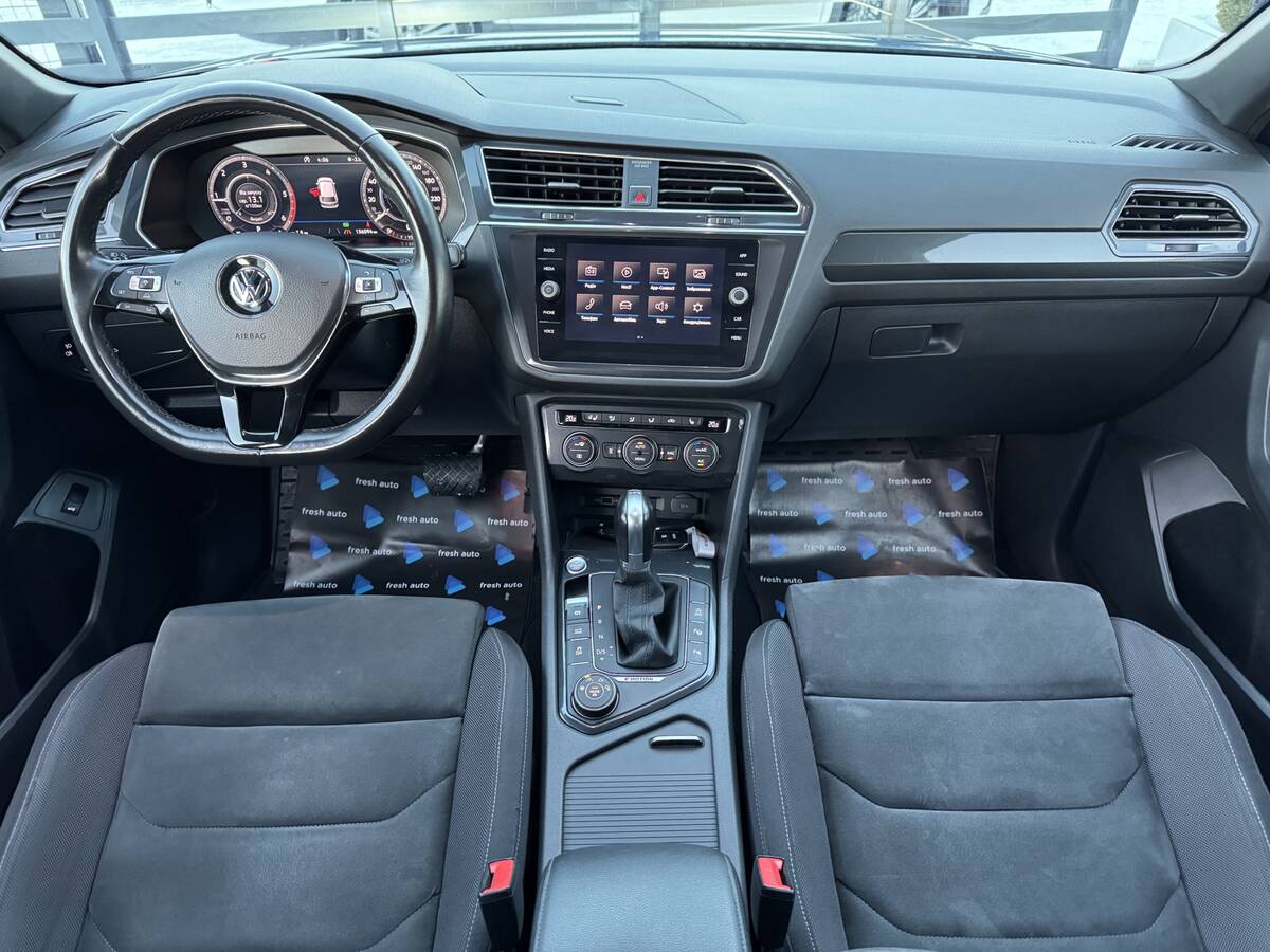 Volkswagen Tiguan 2018 - Кількість місць: 5 