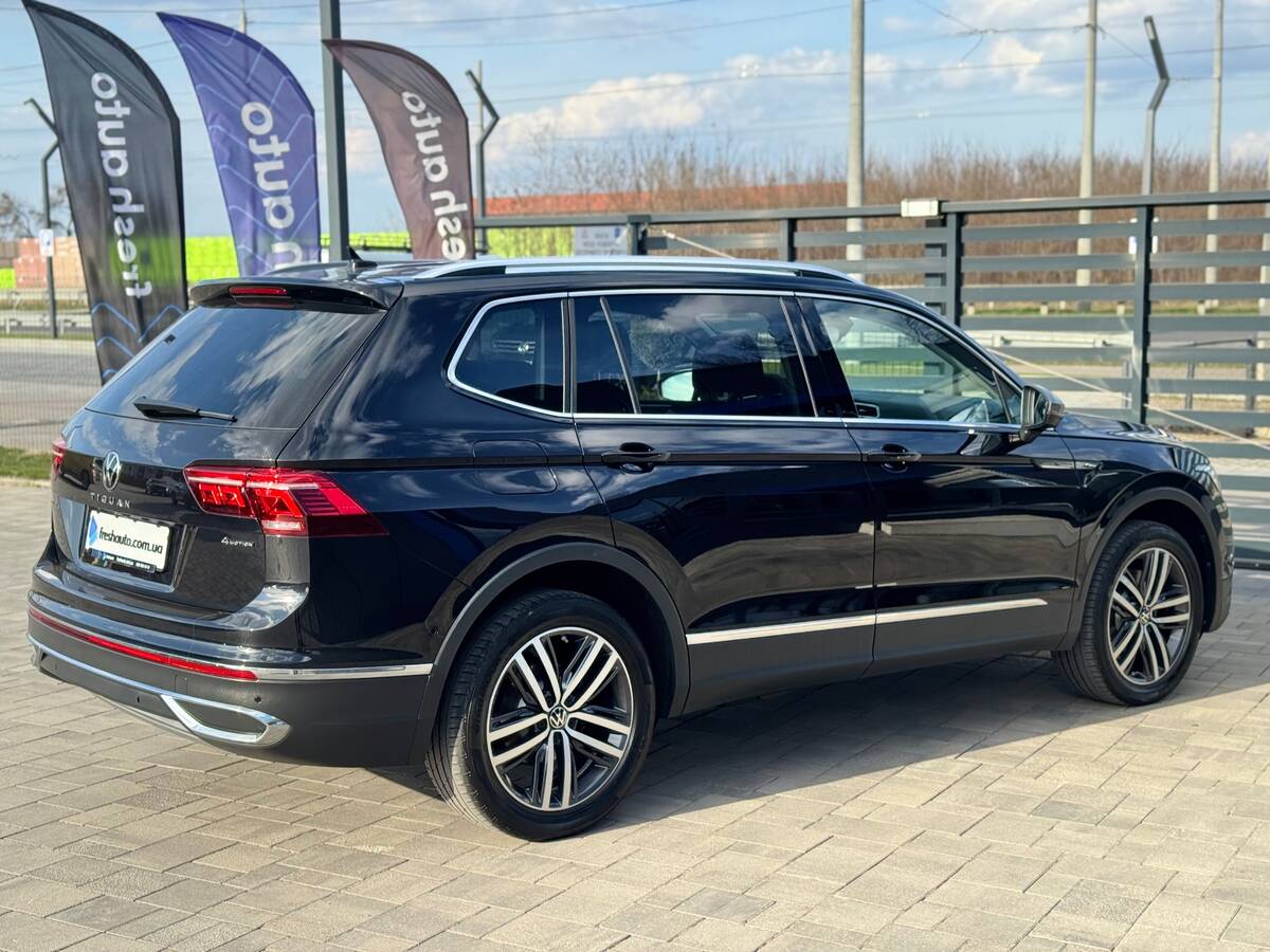 Volkswagen Tiguan Allspace 2022 - Об'єм двигуна: 2.0 