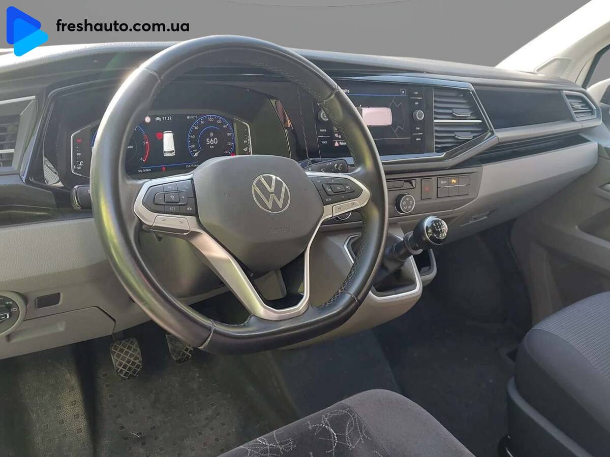 Volkswagen Transporter 2022 - Об'єм двигуна: 2.0 