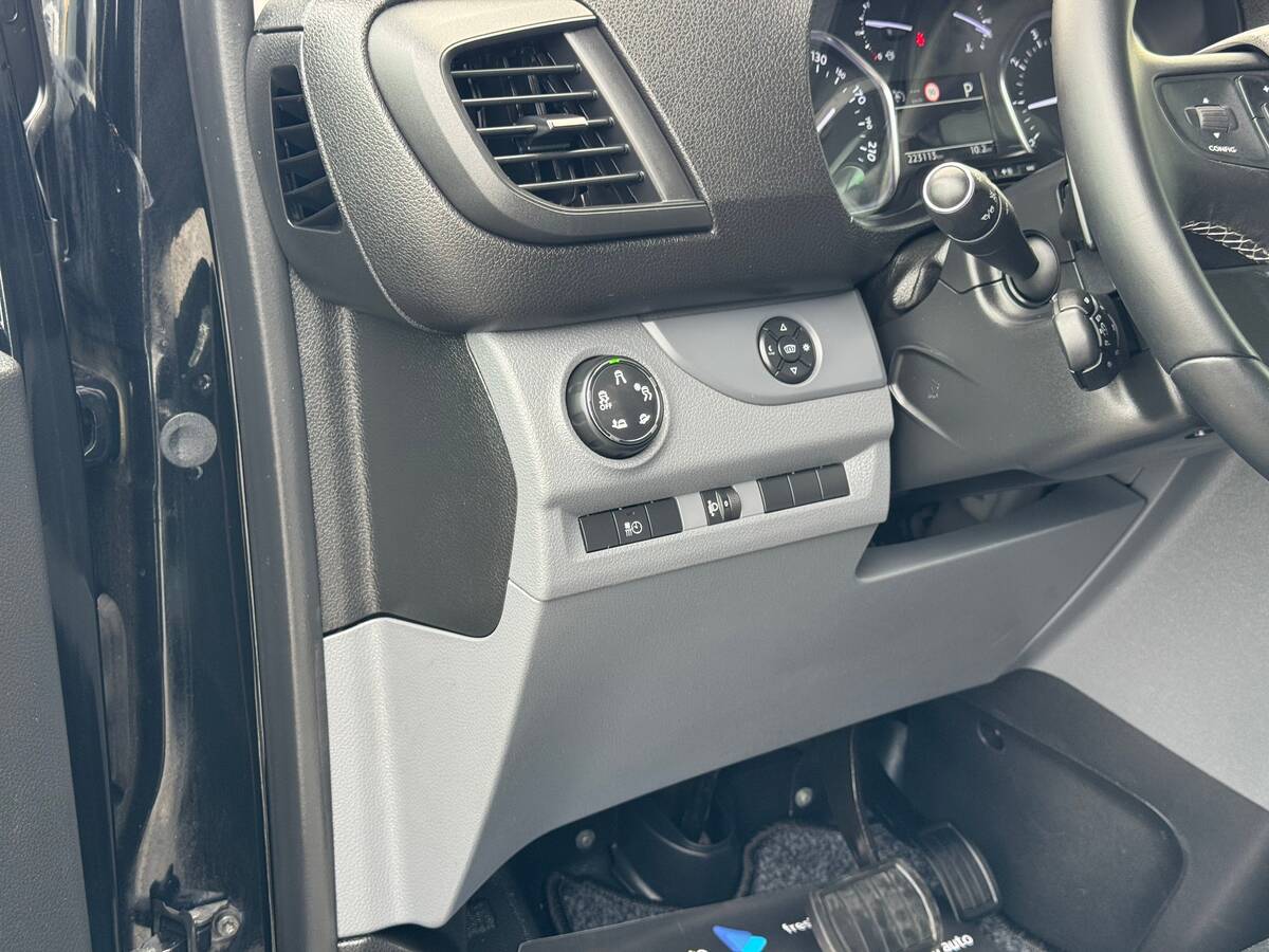 Opel Vivaro 2020 - Fuel: Diesel 