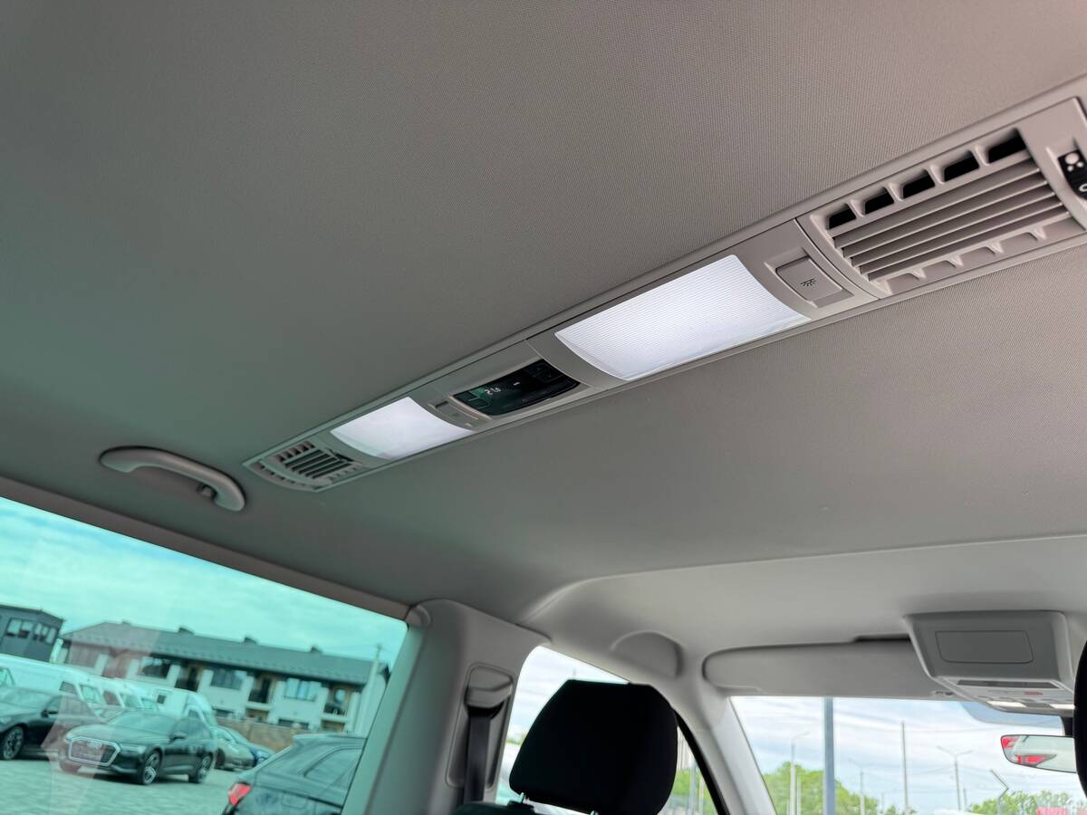 Volkswagen Caravelle 2021 - Odometr: 280 thnd km