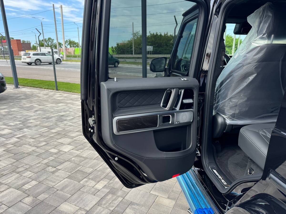 Mercedes-Benz G 63 2025 - Об'єм двигуна: 4.0 л.