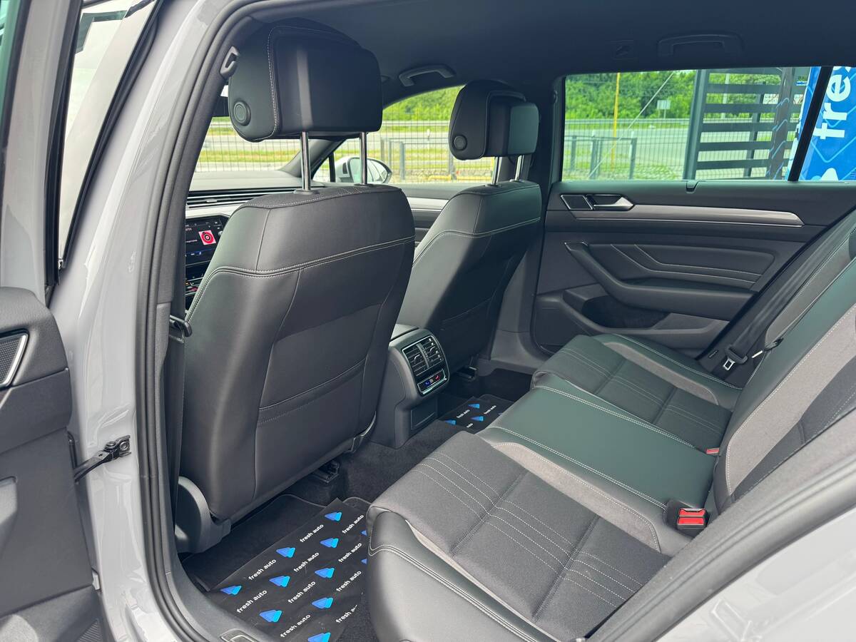 Volkswagen Passat Alltrack 2023 - Об'єм двигуна: 2.0 л.