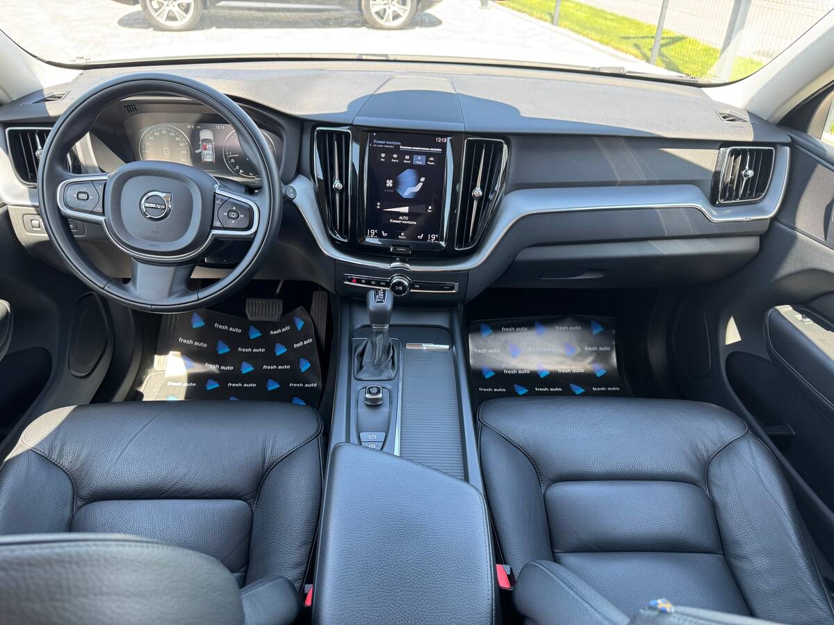 Volvo XC60 2018 - HP: 190 HP