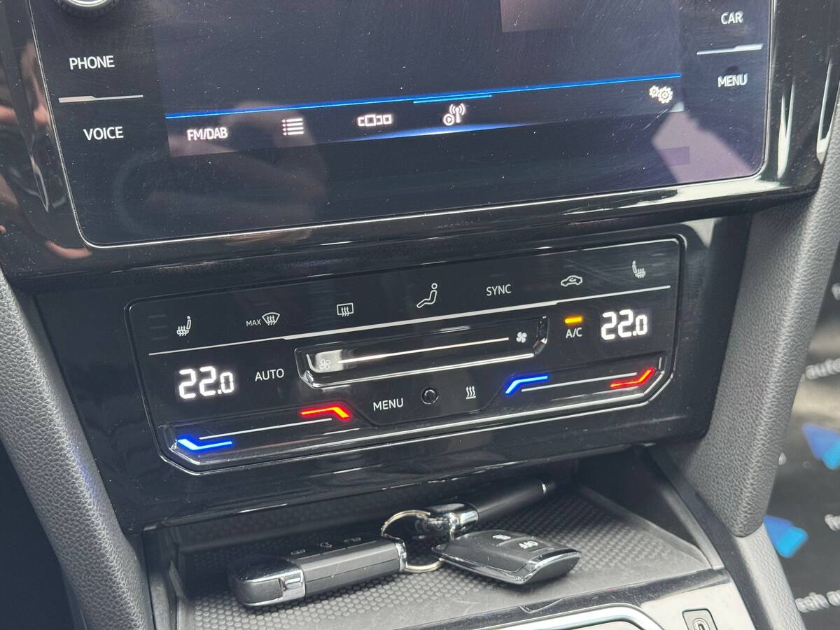 Volkswagen Passat Alltrack 2021 - Об'єм двигуна: 2.0 л.