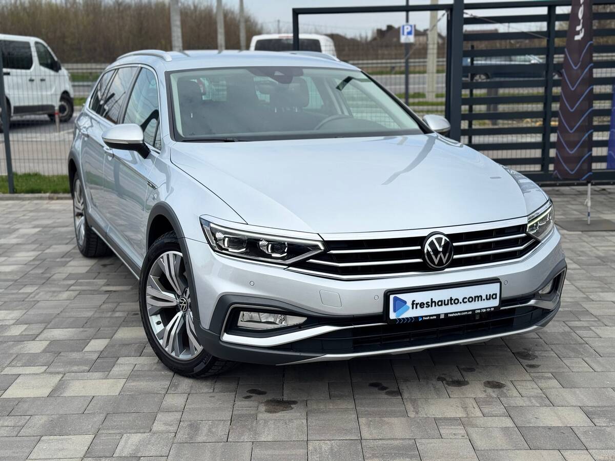 Volkswagen Passat Alltrack 2022 - DriveType: All-wheel 