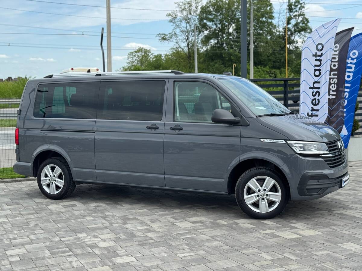 Volkswagen Caravelle 2021 - Transmission: Manual 