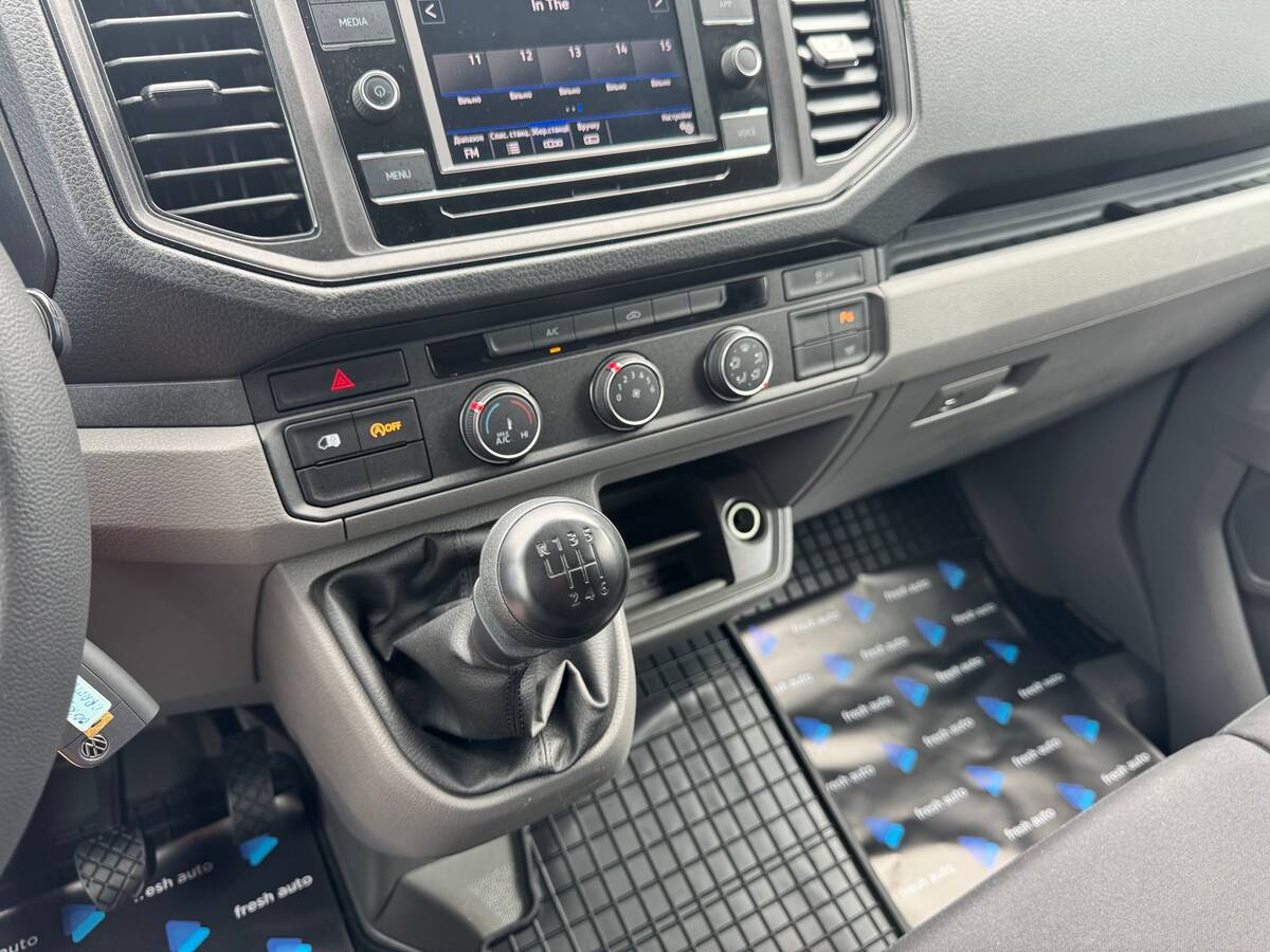 Volkswagen Crafter 2022 - DriveType: Front 
