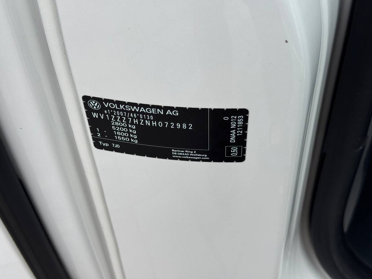 Volkswagen Transporter 2022 - фреш авто