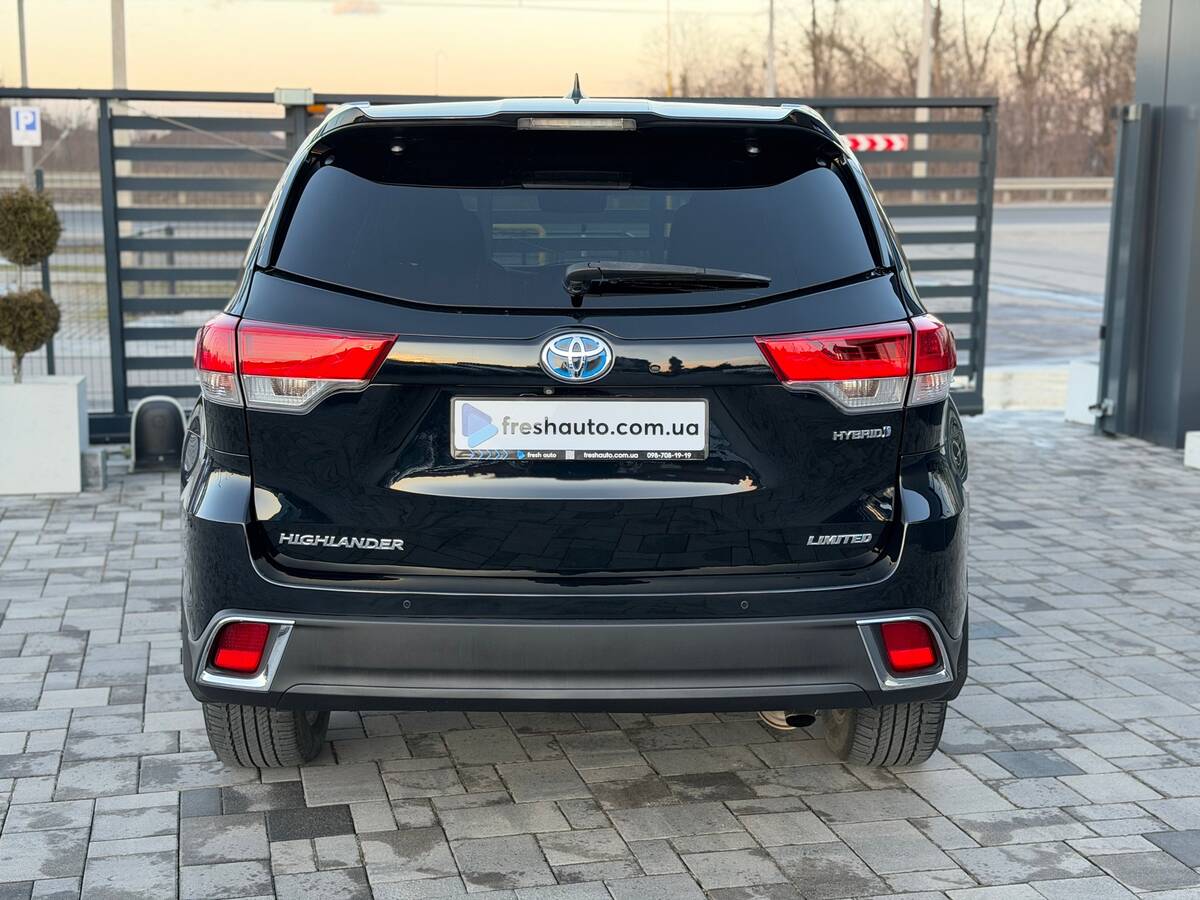 Toyota Highlander 2018 - Тип палива: Плагін гібрид 