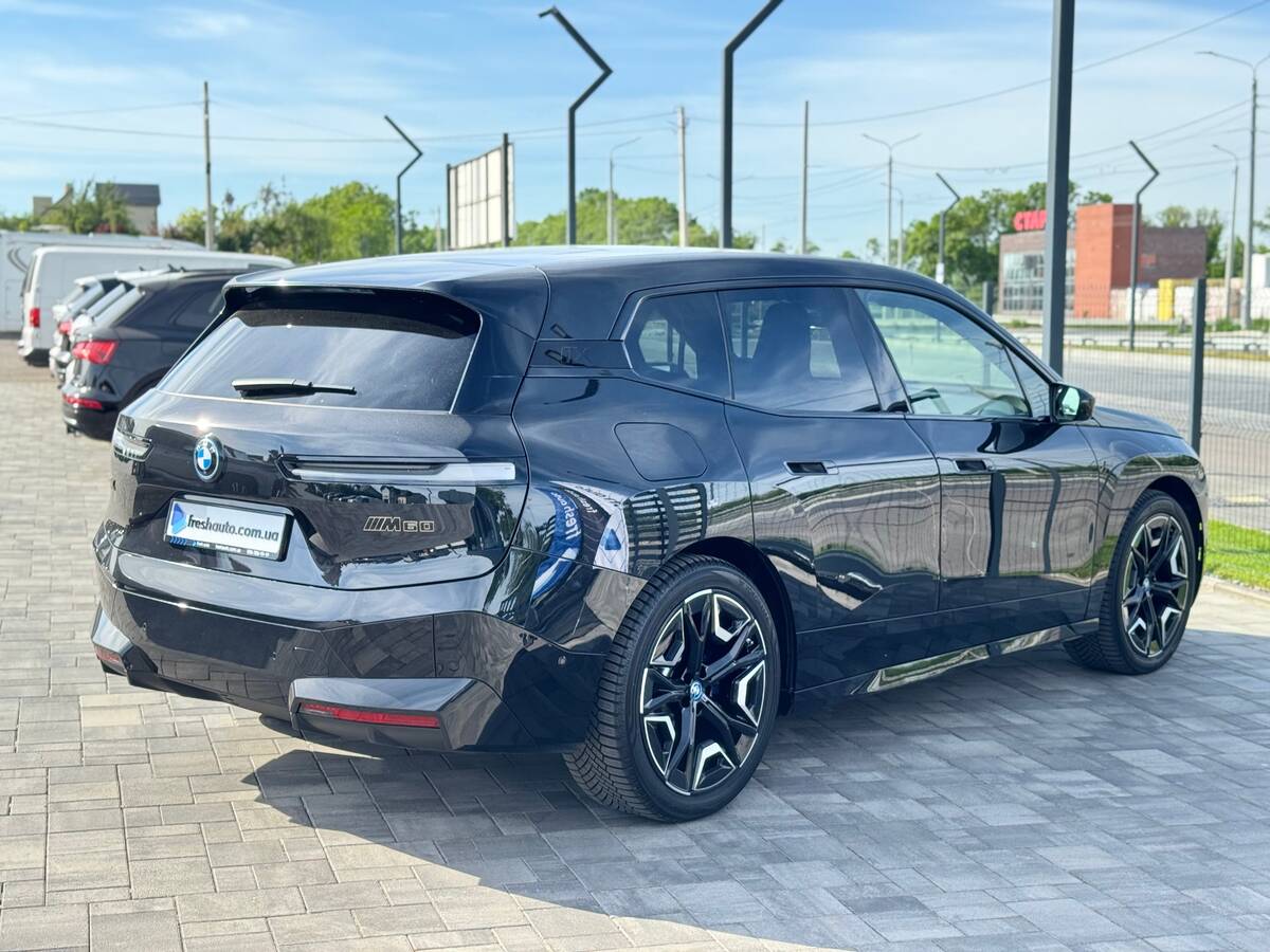 BMW IX M60 2023 - Power reserve: 500 km