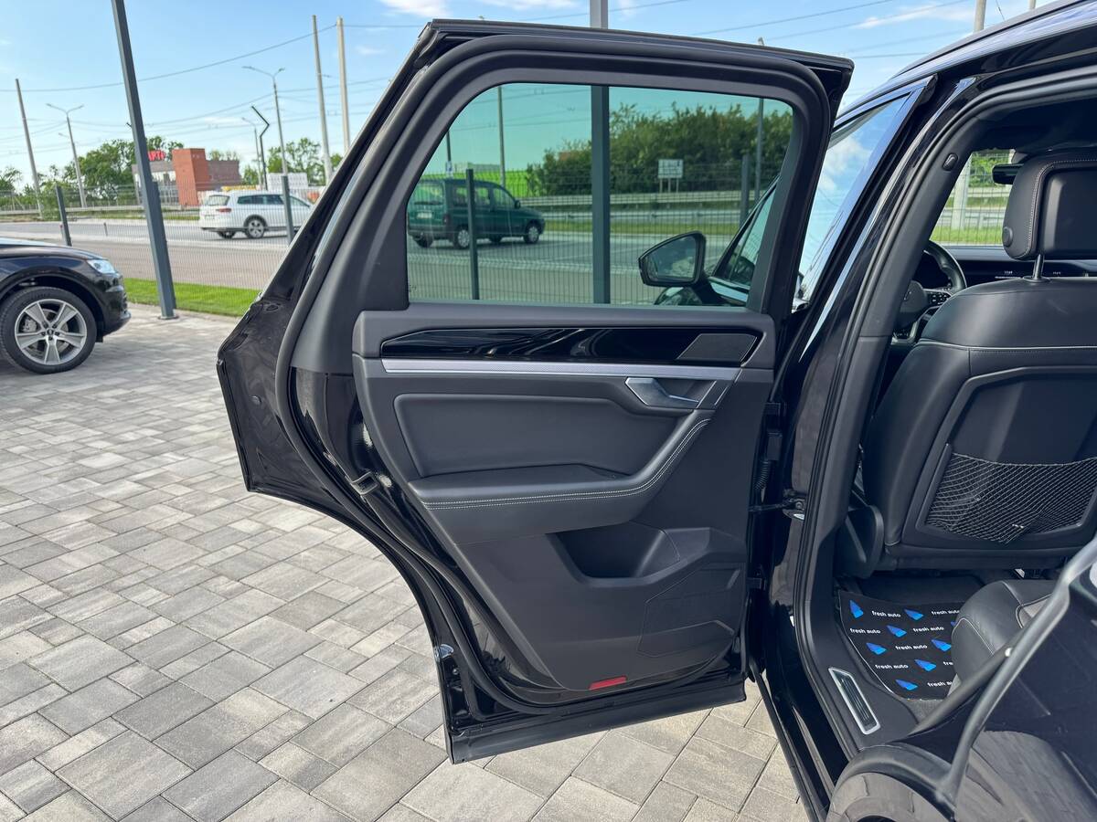 Volkswagen Touareg 2020 - Volume: 3.0 l.