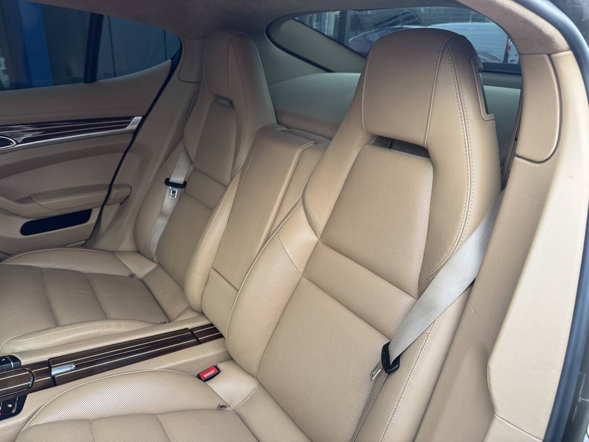 Porsche Panamera 2011 - Transmission: Automatic 