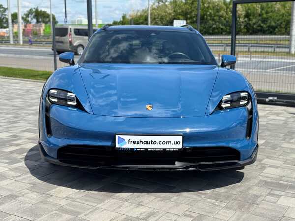 Porsche Taycan Cross Turismo 2023