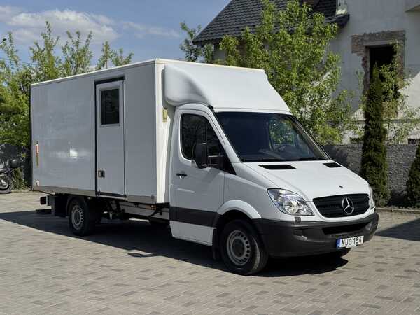 Mercedes-Benz Sprinter 2013
