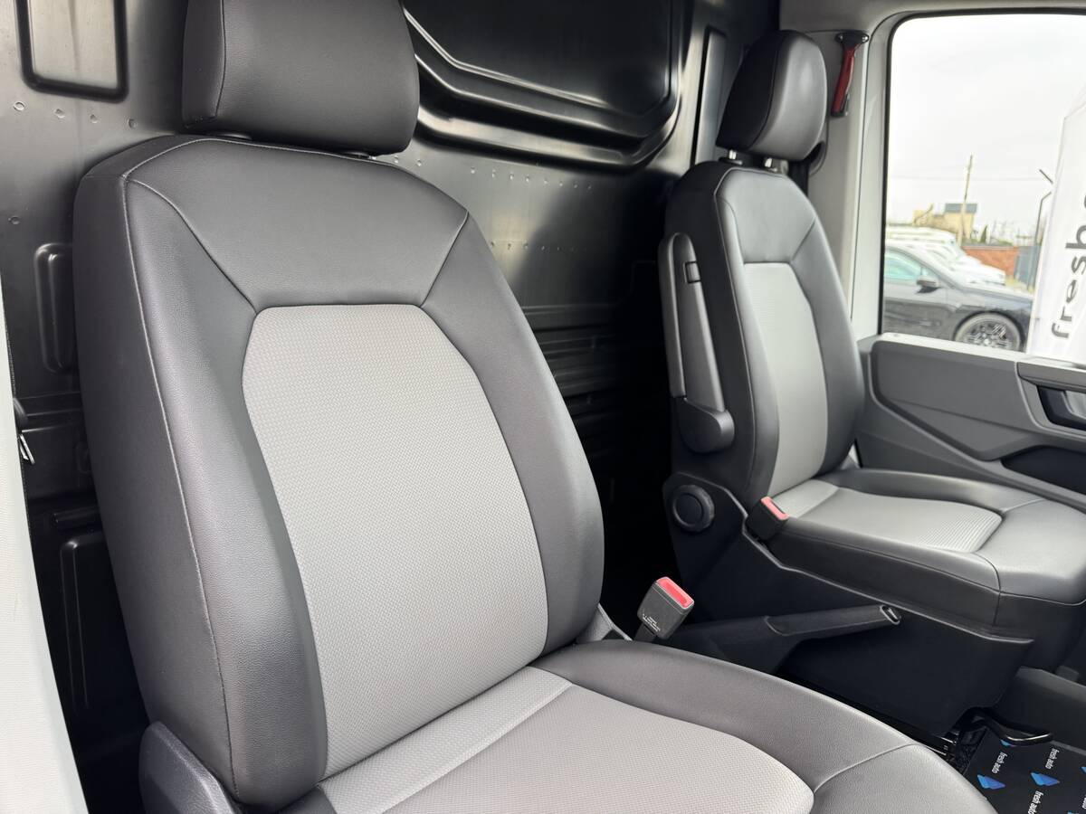 Volkswagen crafter 2020 - Кількість місць: 1 