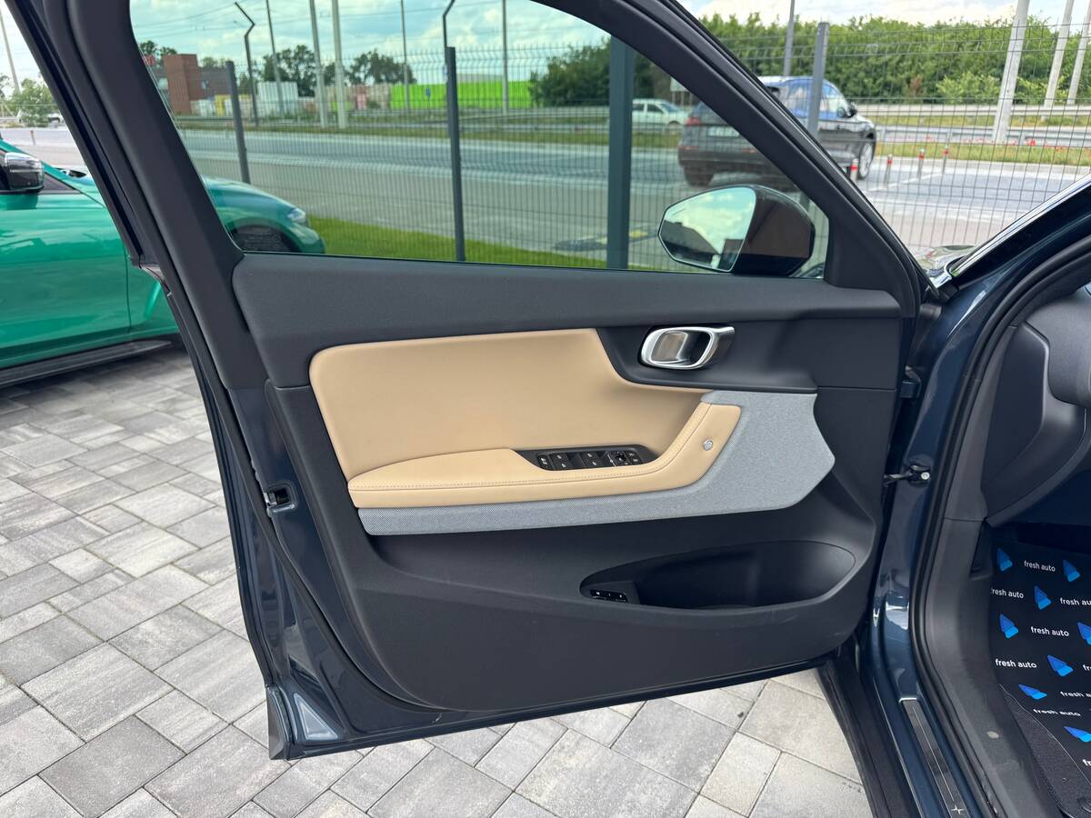 Polestar 2 2020 - fresh auto