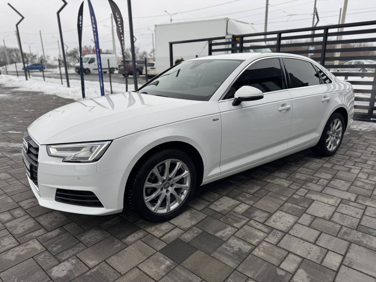 Audi A4 2020 - fresh auto
