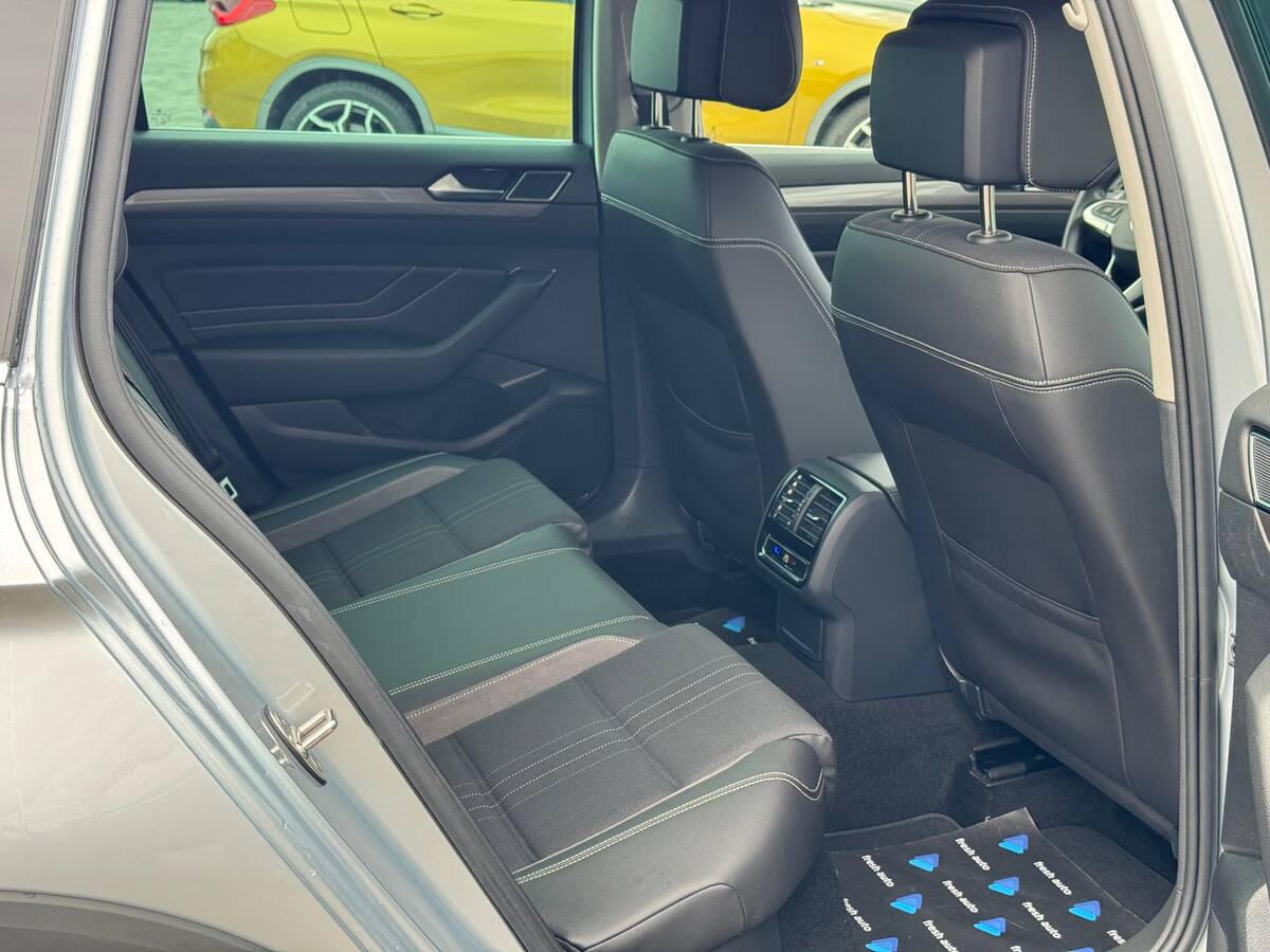 Volkswagen Passat Alltrack 2022 - freshauto