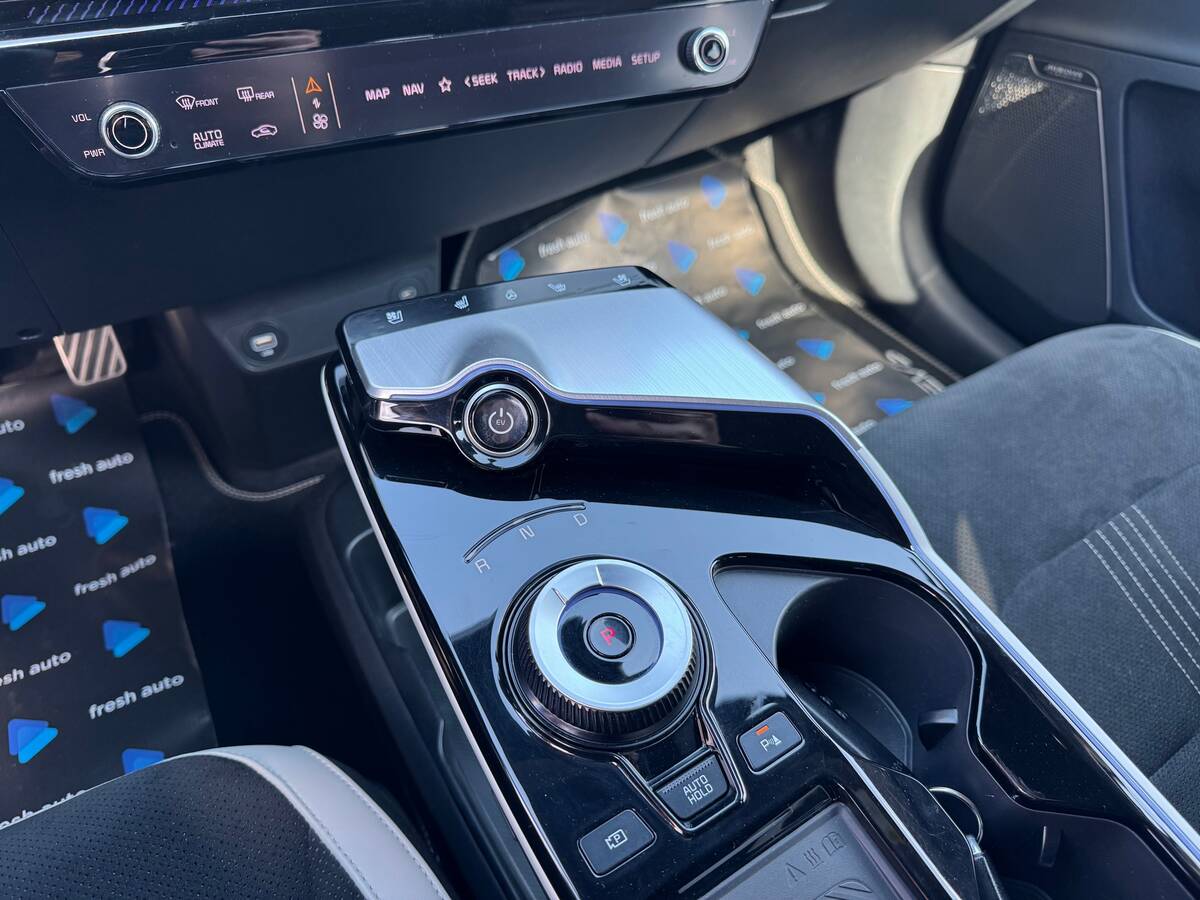 Kia EV6 2021 - Потужність: 325 кс