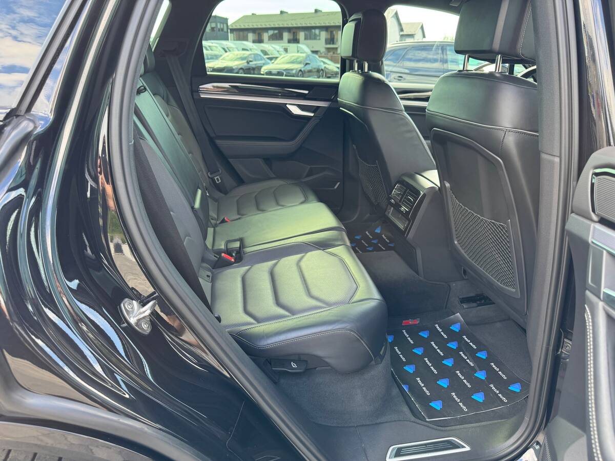 Volkswagen Touareg 2020 - фрешавто