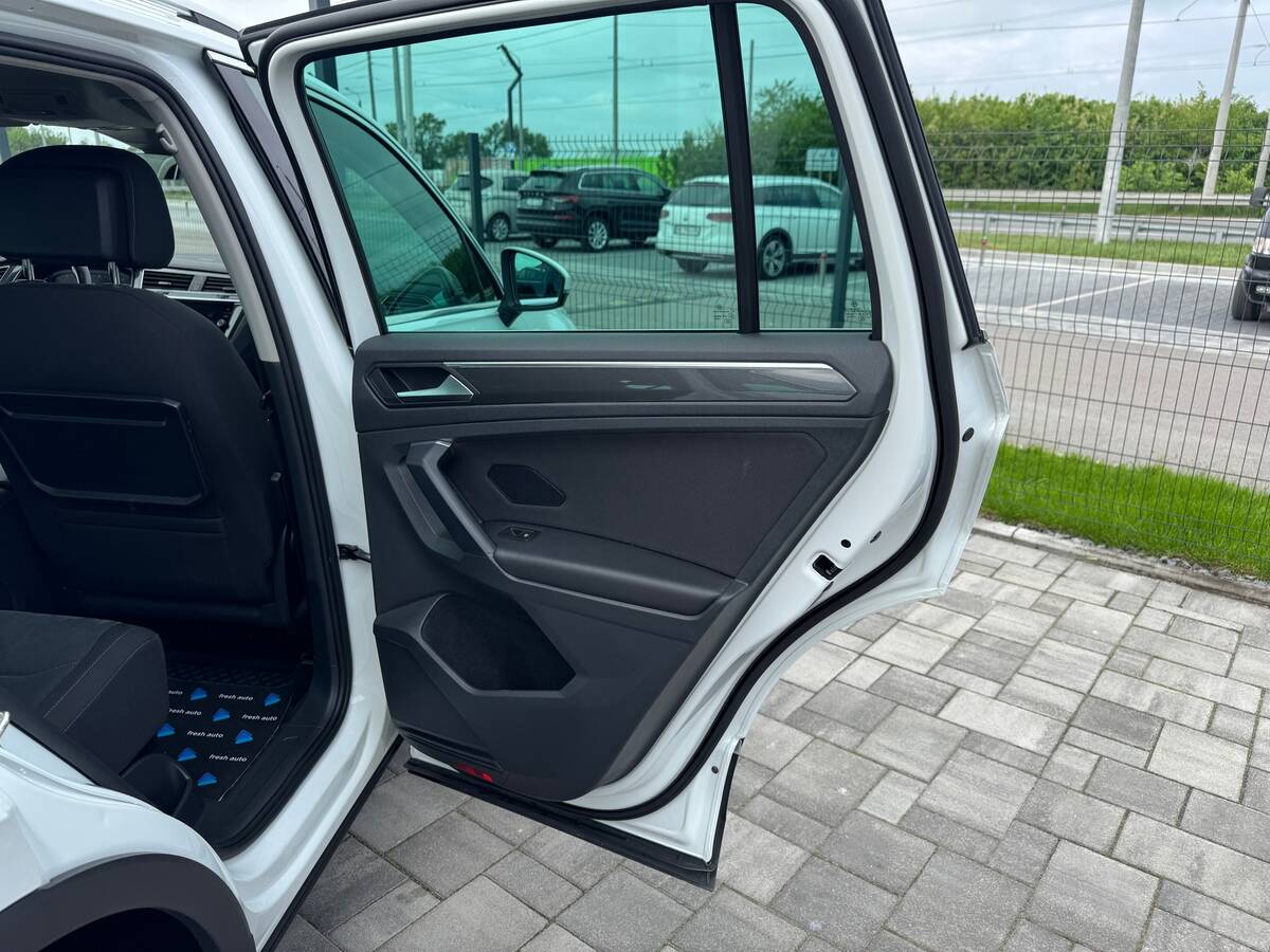 Volkswagen Tiguan 2019 - fresh auto
