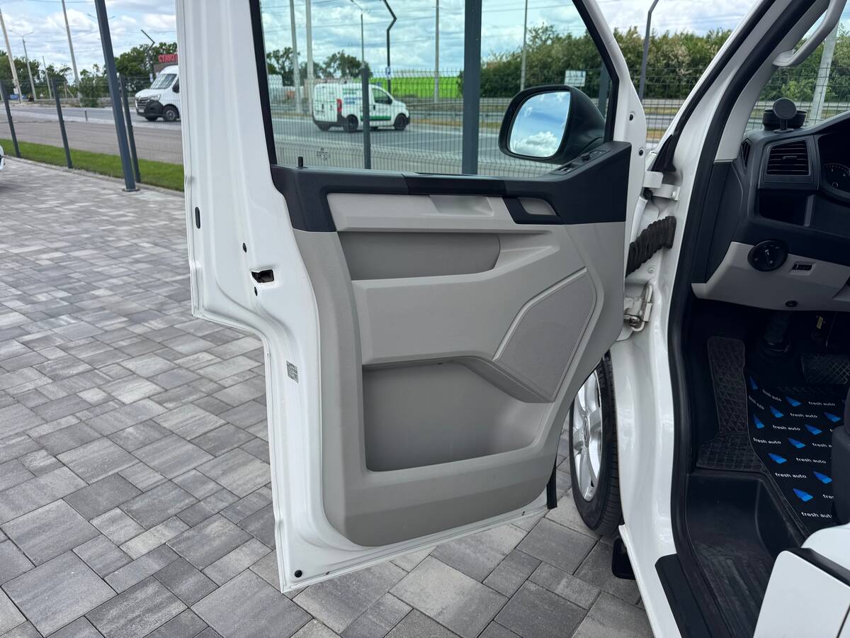 Volkswagen Transporter 2016 - фрешавто