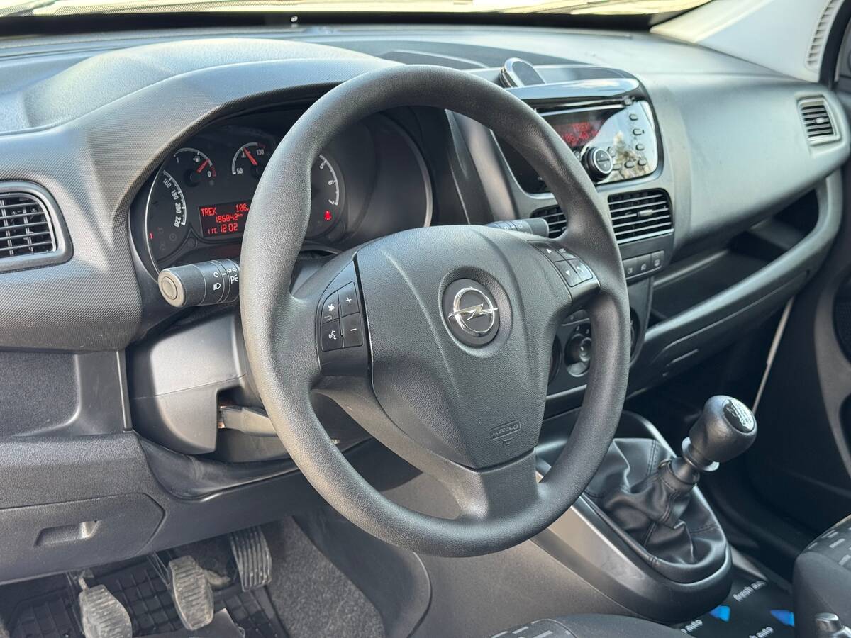 Opel Combo 2018 - freshauto