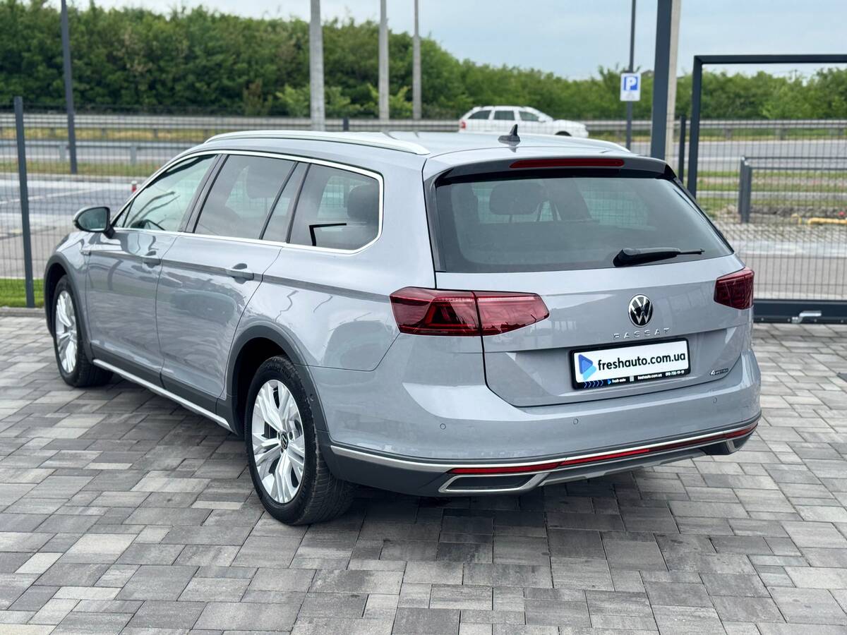 Volkswagen Passat Alltrack 2023 - Об'єм двигуна: 2.0 л.