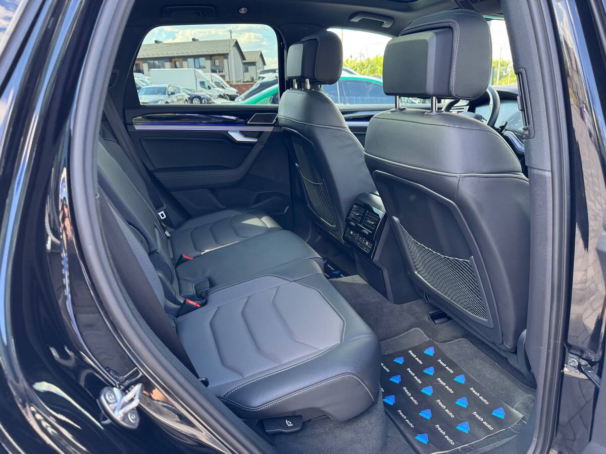 Volkswagen Touareg 2022 - фрешавто