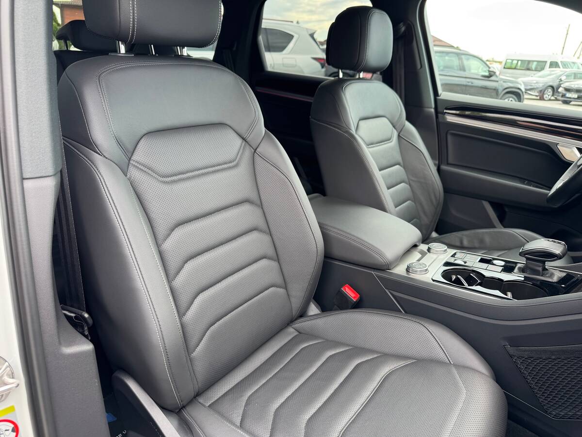 Volkswagen Touareg R 2022 - фреш авто рівне