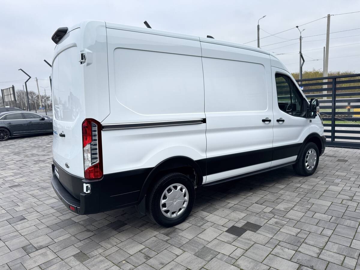 Ford E – Transit 2023 - Кількість місць: 3 