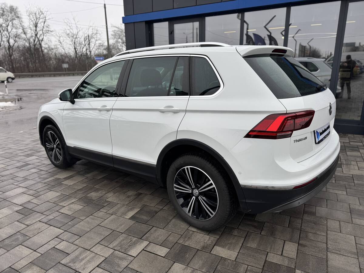 Volkswagen Tiguan 2019 - фреш авто